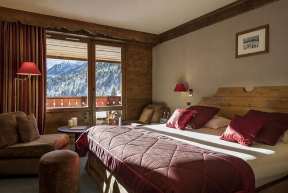 Classic Double or Twin Room, Slope side