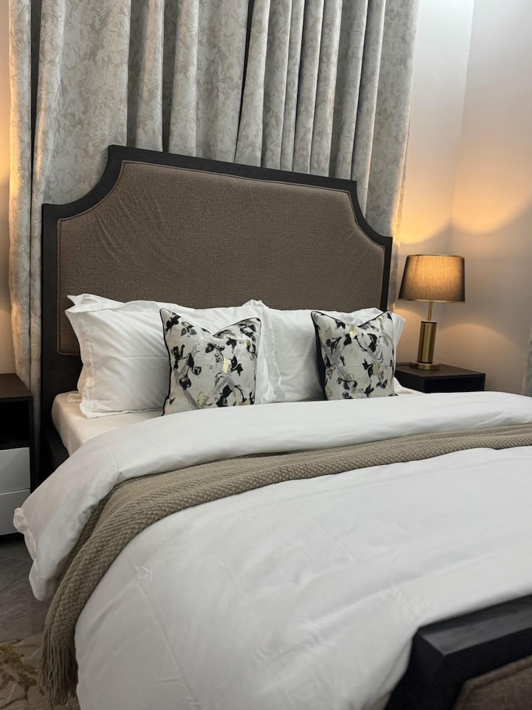 Deluxe Apartment, City View
