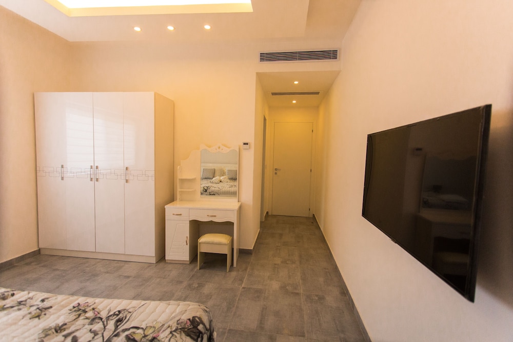 Exclusive Apartment, 2 Bedrooms, Ensuite - Photo 2