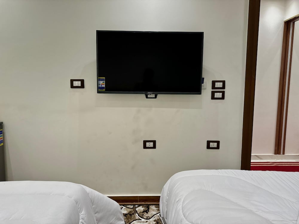 Family Room photo 3