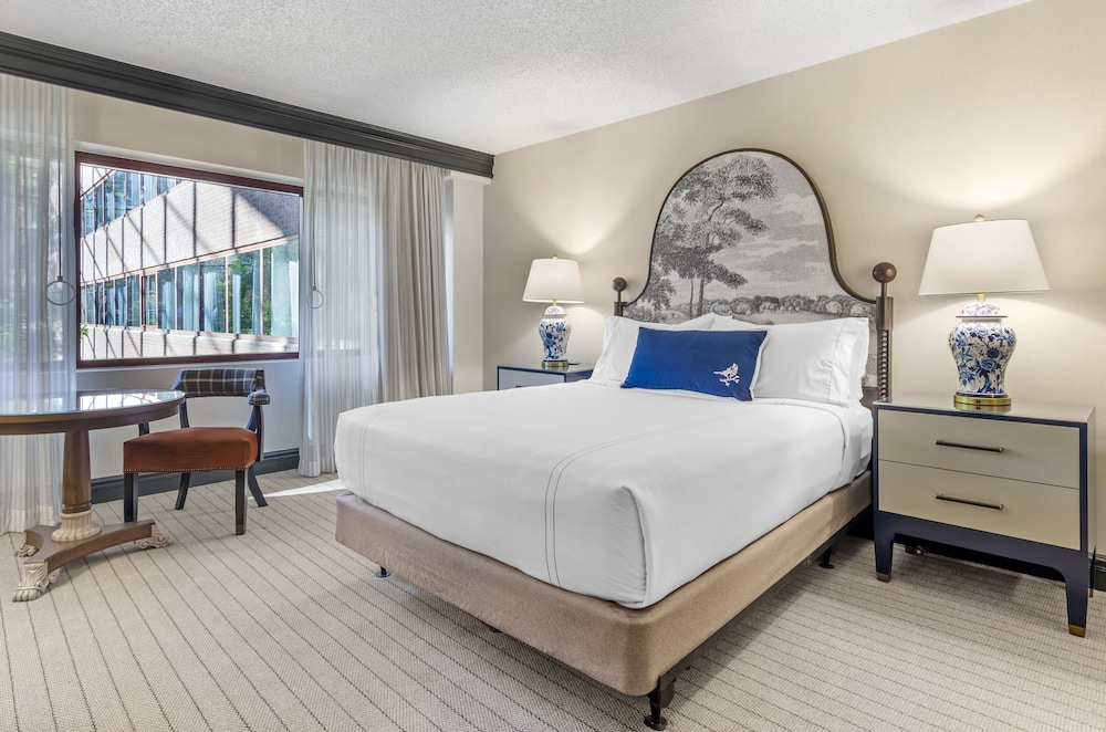 Deluxe Room, 1 Queen Bed, Accessible photo 2