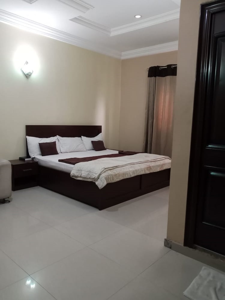 Classic Room - Photo 5