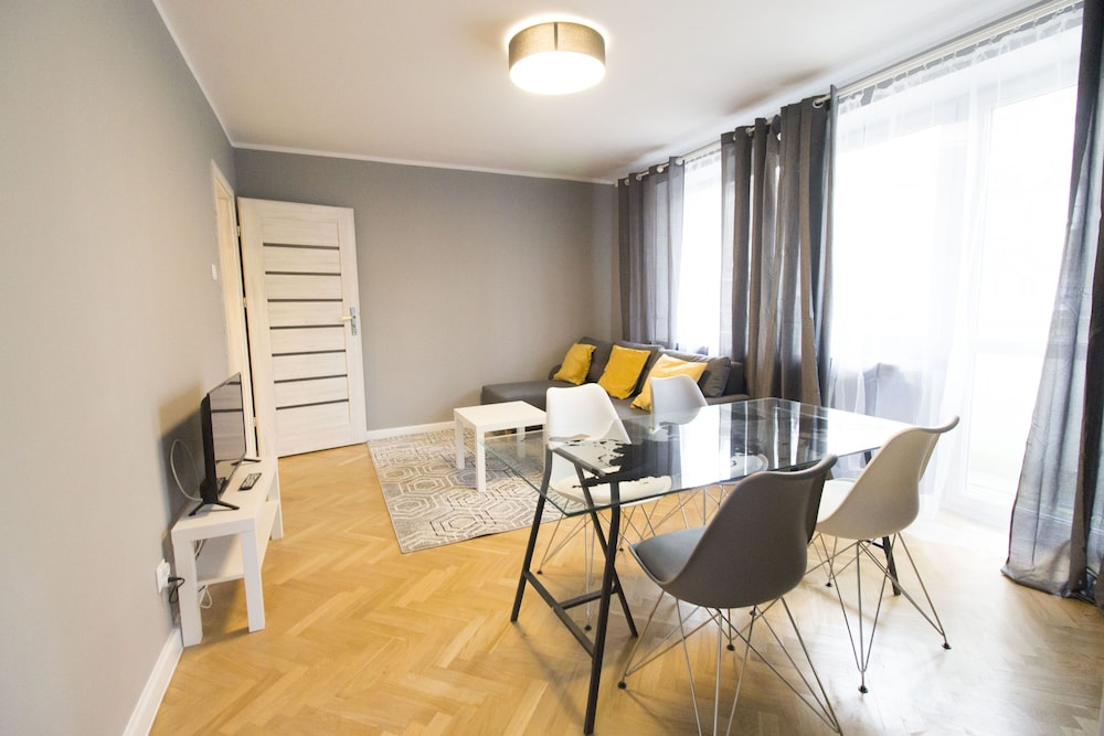 Design Apartment, 1 Double Bed with Sofa bed (Kotlarska 5 Street no 6)
