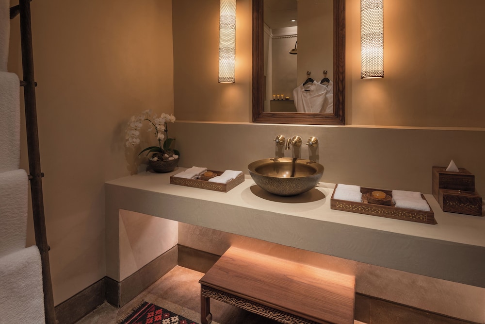 Deluxe Room, 1 King Bed (Al Bati Heritage Room)