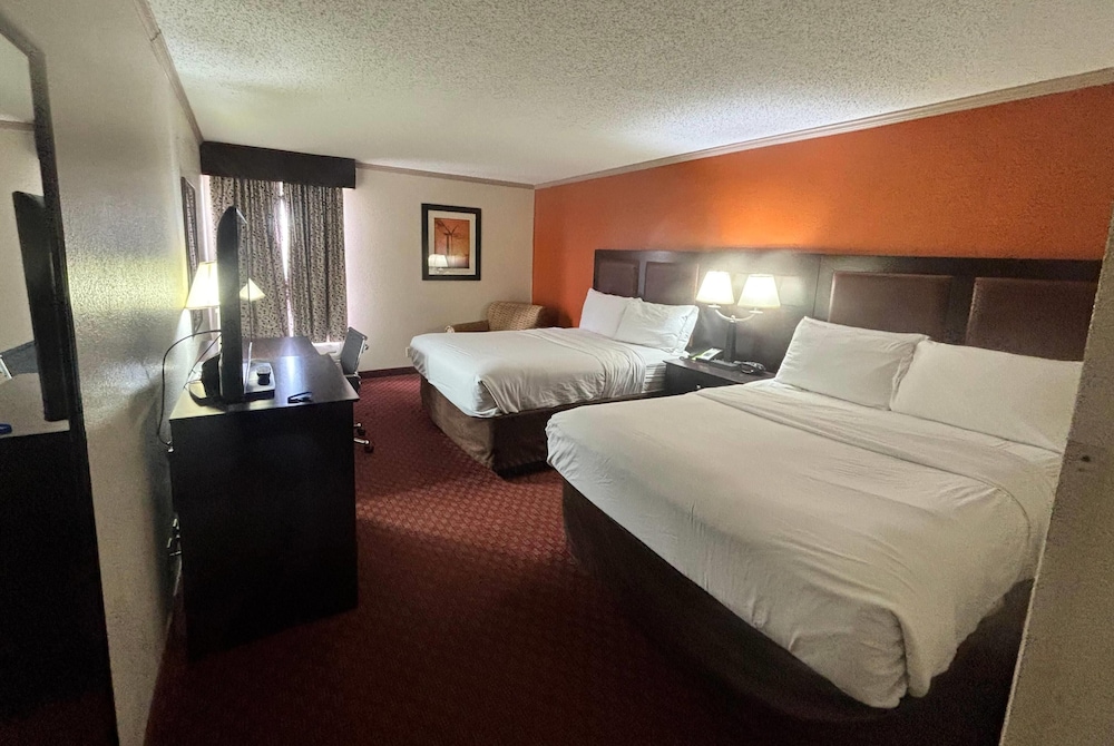 Room, 2 Queen Beds, Non Smoking photo 1
