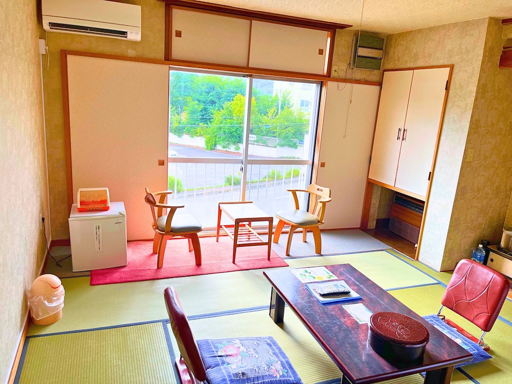 Casual Japanese-style room for 3 people photo 2