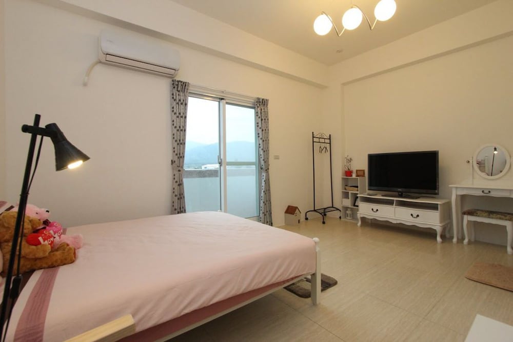Standard Quadruple Room, Mountain View photo 1