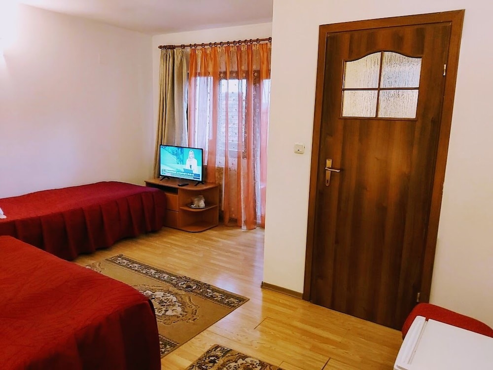Triple Room, Hill View photo 2