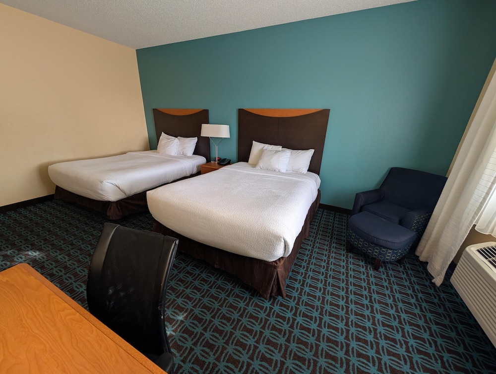 Standard Room, 2 Queen Beds, Accessible, Non Smoking - Photo 2