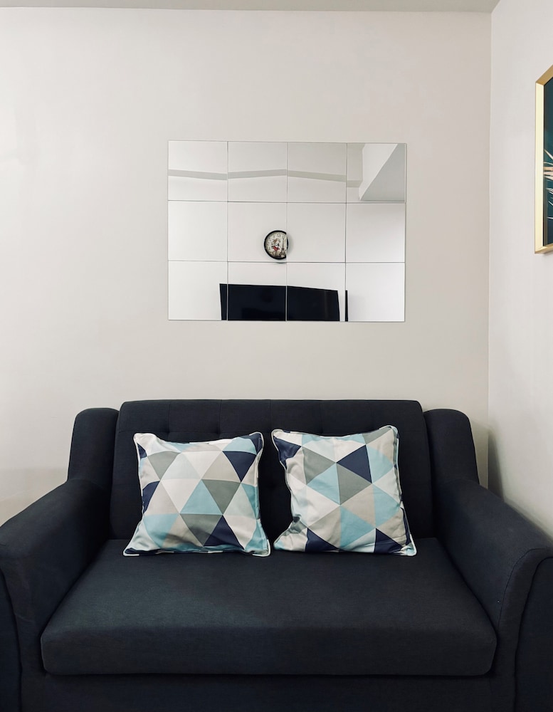 Studio, 1 Bedroom, Balcony