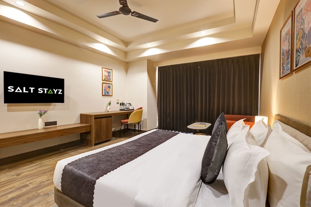 Deluxe Suite with Balcony