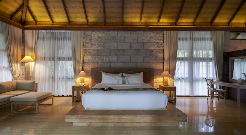 Luxury Villa With Breakfast photo 2