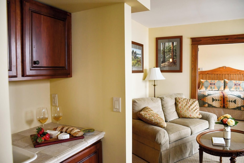 Deluxe Suite photo 1