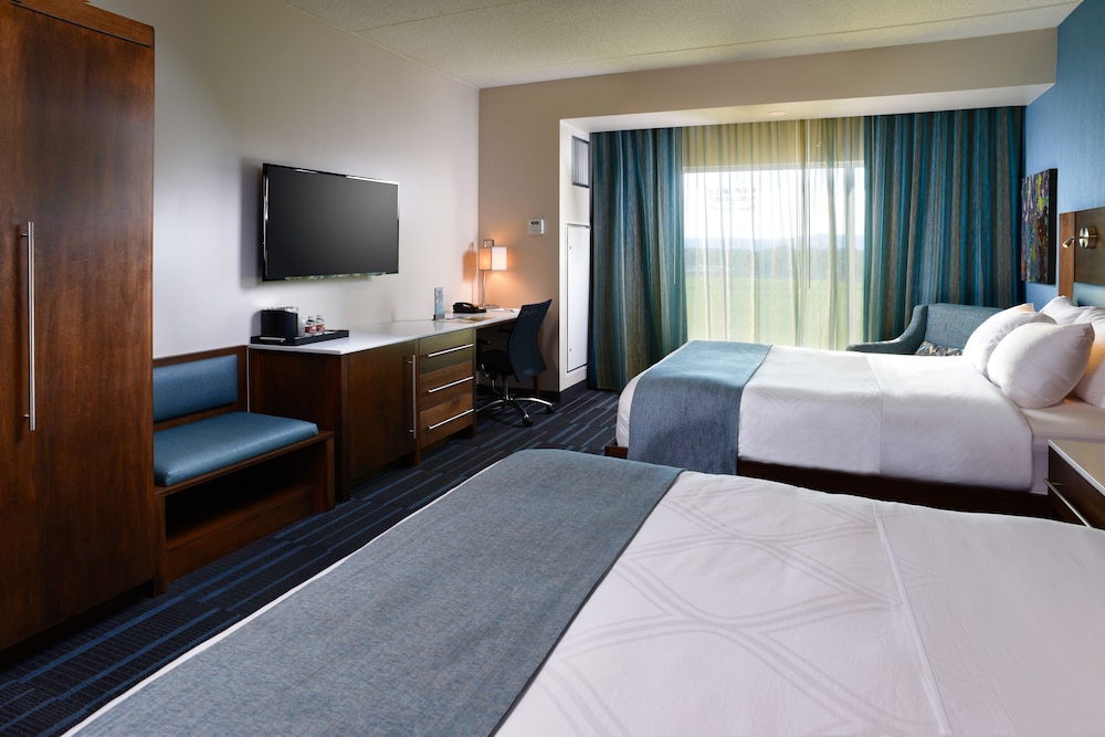 Deluxe Room, 2 Queen Beds, Mountainside