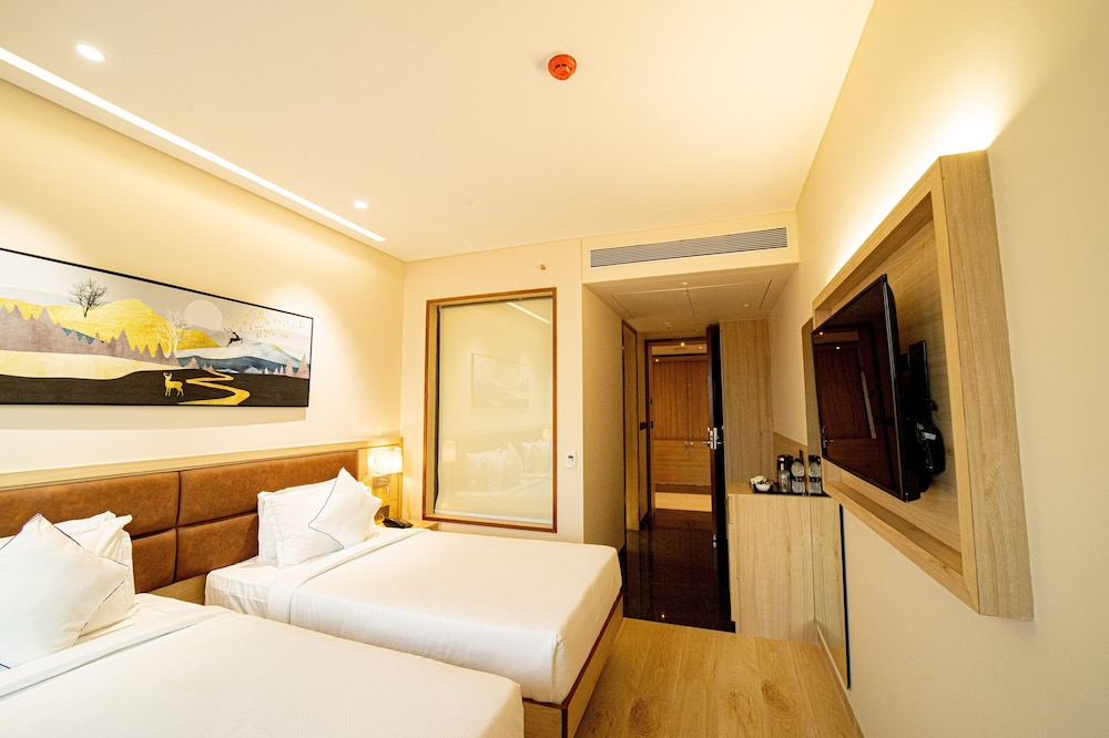 Executive Twin with Balcony room