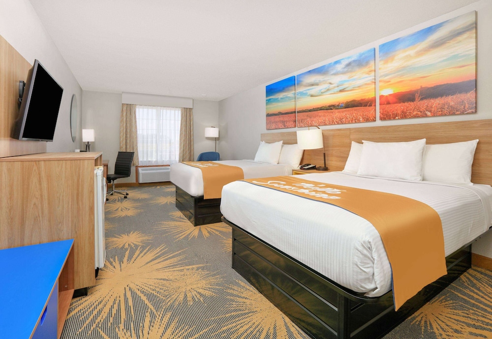 Standard Room, 2 Queen Beds - Photo 2