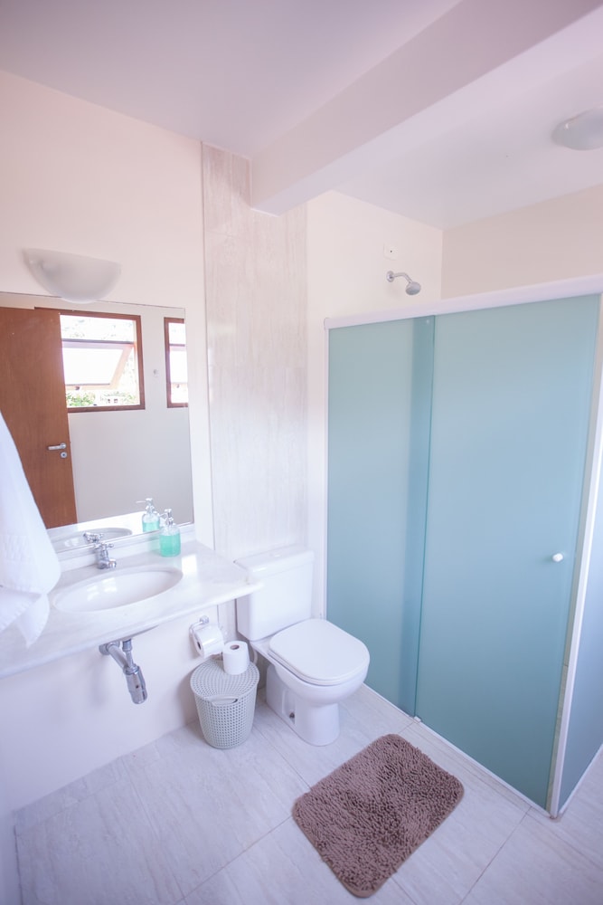 Standard Quadruple Room, Ensuite photo 2