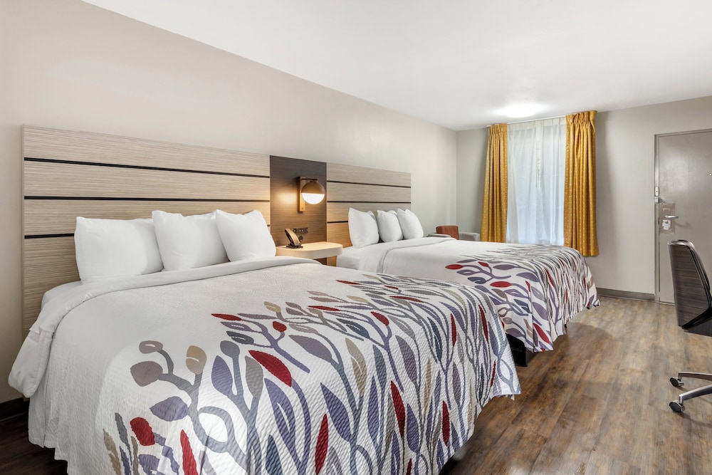 Deluxe Room, 2 Queen Beds, Non Smoking - Photo 1