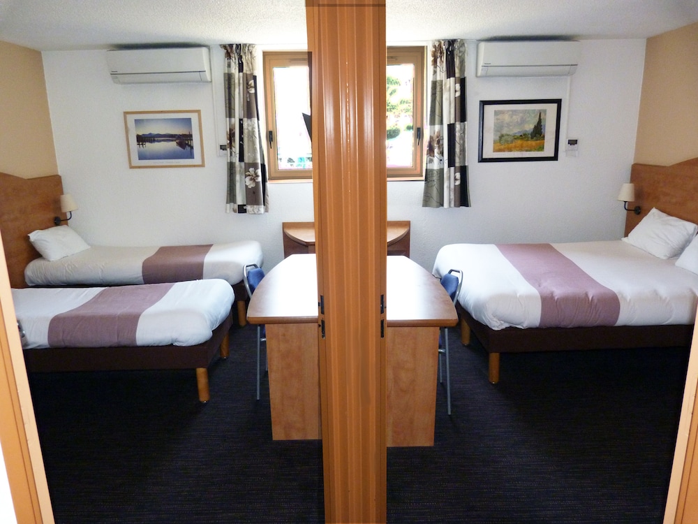 Family Quadruple Room, 2 Bedrooms, Connecting Rooms
