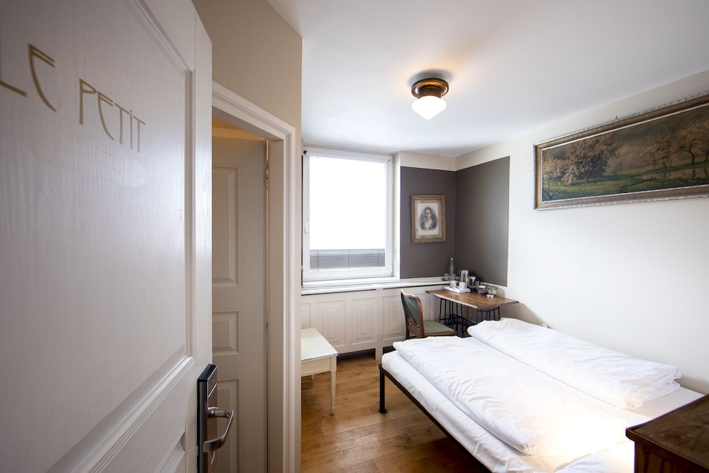 Single Room (Ensuite)