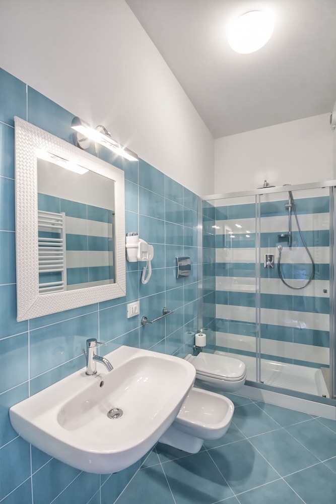 Superior Quadruple Room photo 2