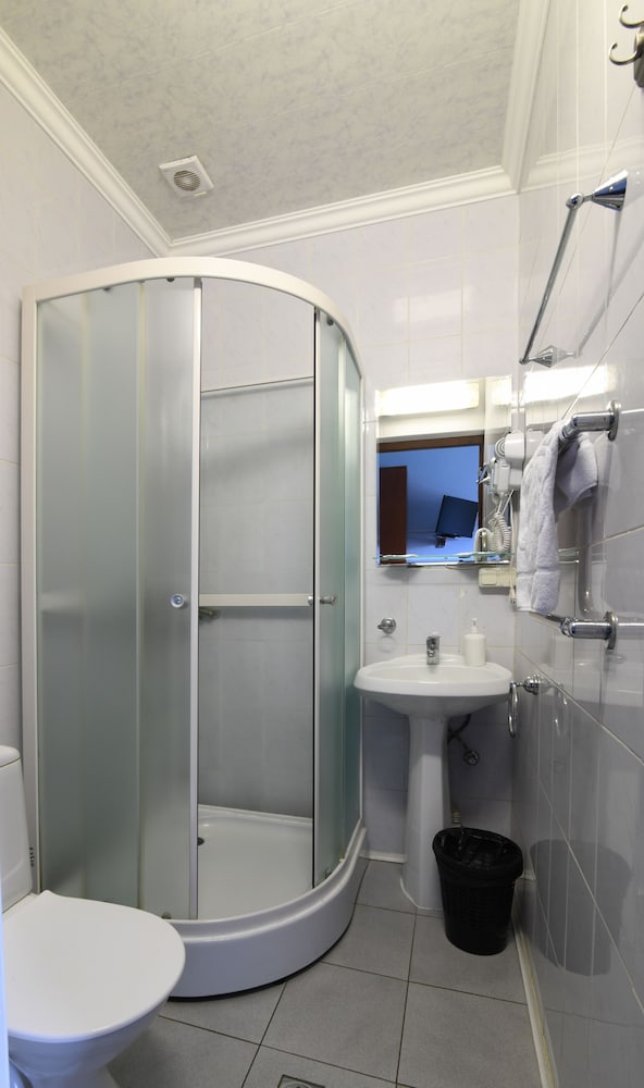 Standard Twin Room photo 2