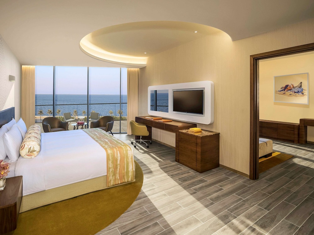 Premium Room, Business Lounge Access, Partial Sea View (Beach Access) thumbnail 6