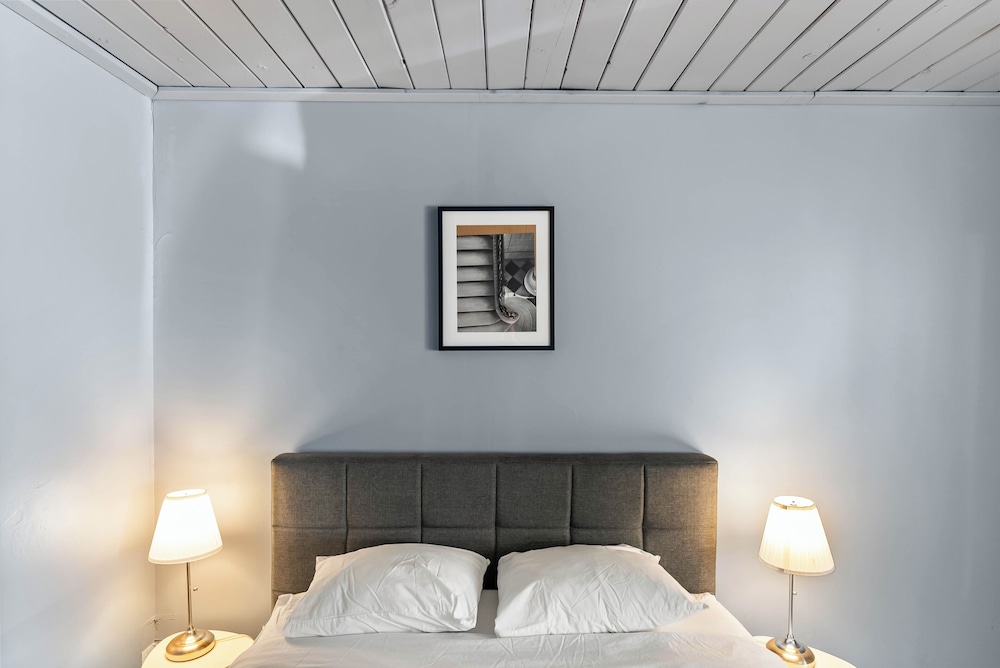 Standard Room, 1 Queen Bed photo 3