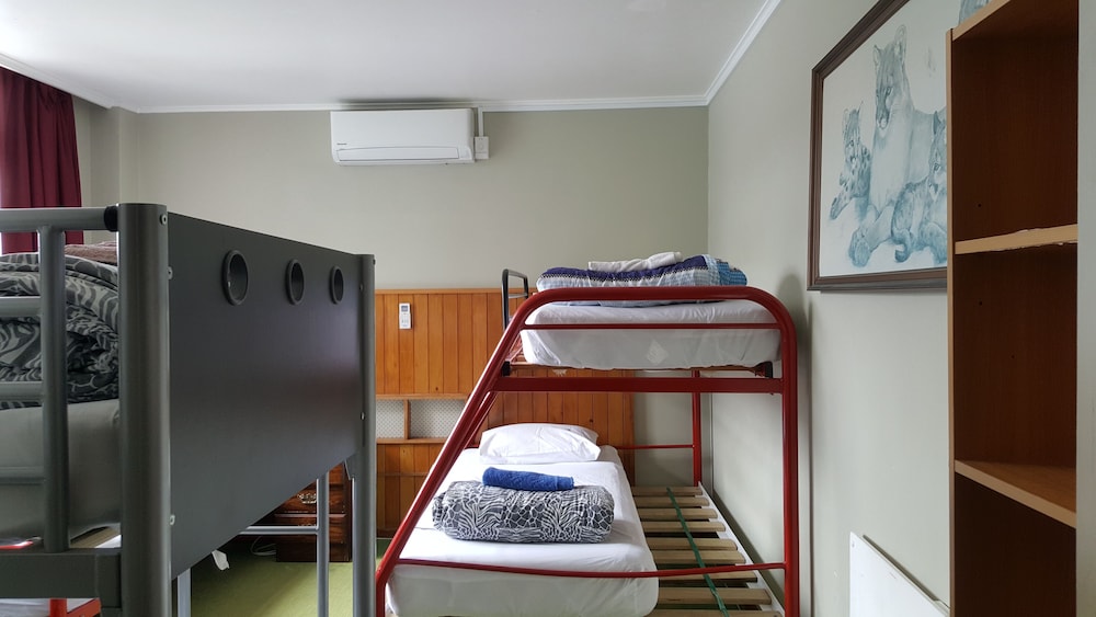 Shared Dormitory (5 Person, Mixed) photo 3