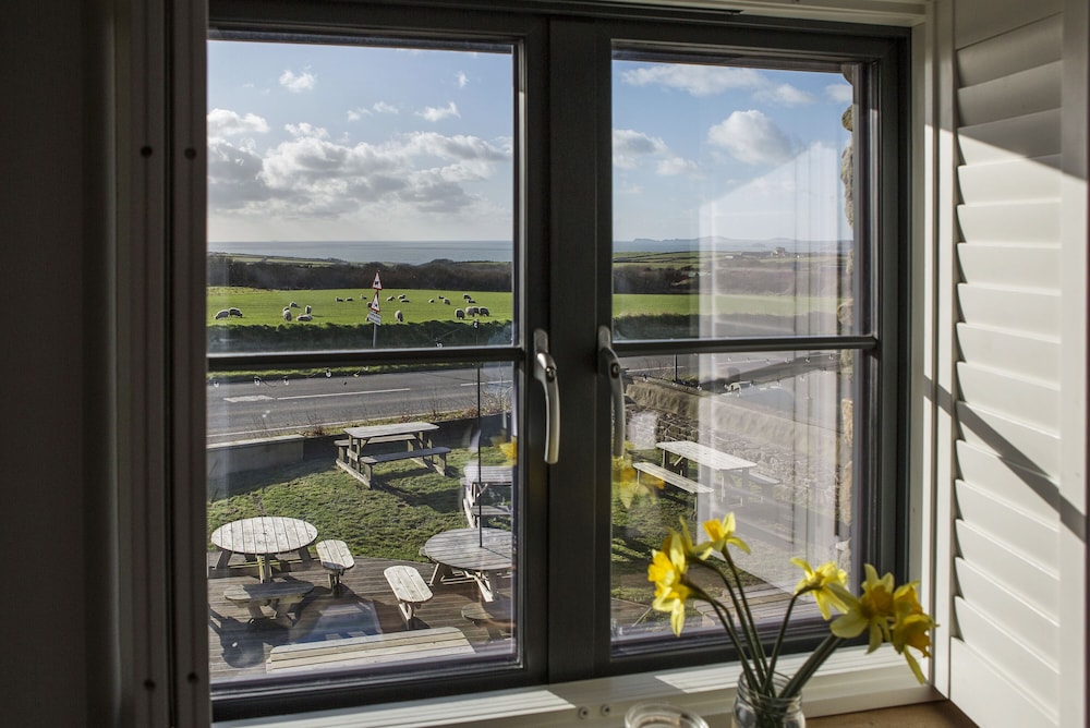 Grassholm, King Room with Sea View Ensuite  photo 2