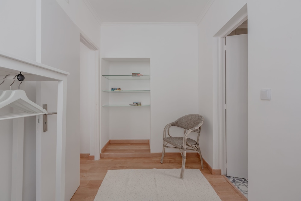Apartment, 3 Bedrooms - Photo 17