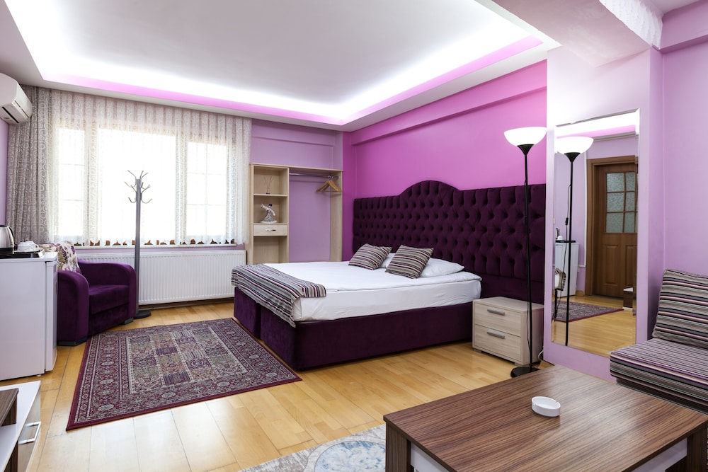 Deluxe Loft, 1 Bedroom, Smoking, City View photo 3