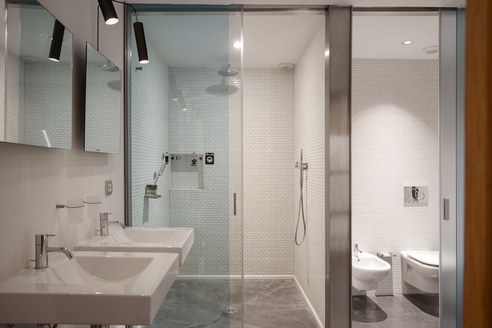 Deluxe Double Room, Bathtub - Photo 6