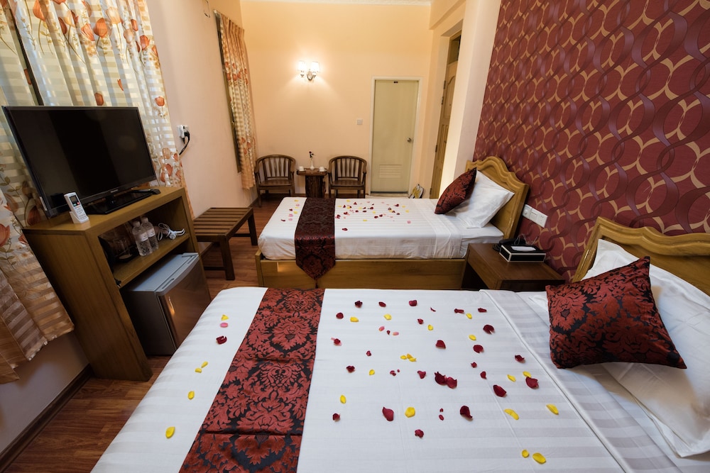 Superior Twin Room, 1 Bedroom, Private Bathroom, City View photo 1