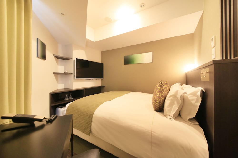Superior Corner Queen Room with Extra Bed from 3rd Adult - Non-Smoking - Photo 2