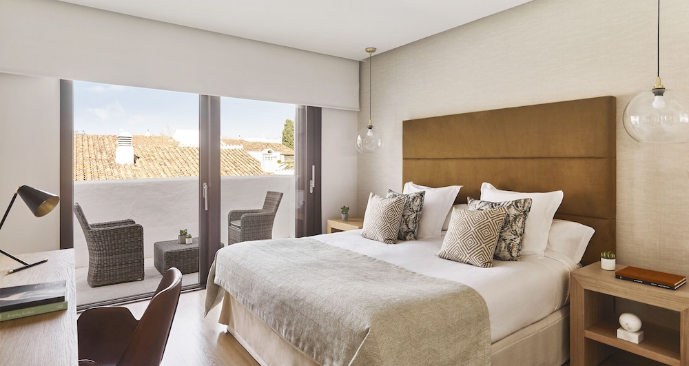 Suite, 4 Bedrooms