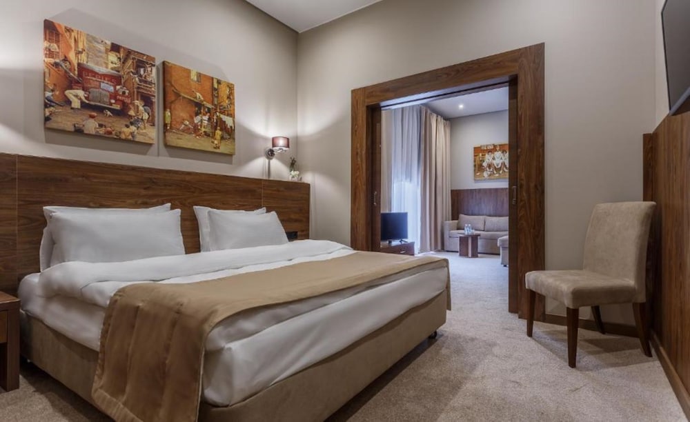 Suite, 1 Bedroom, City View