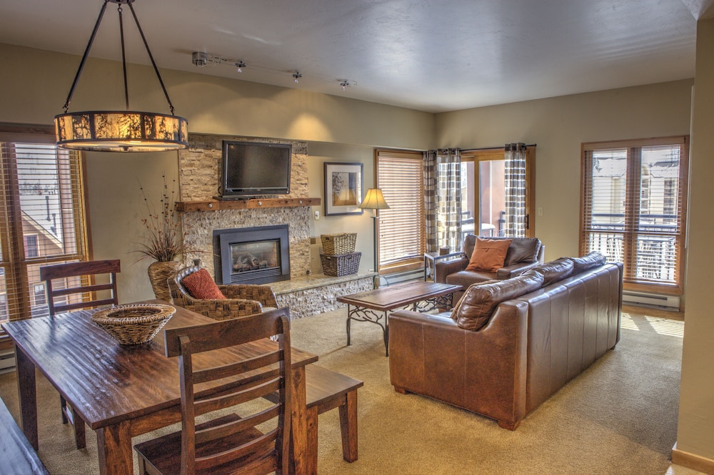 Condo, 4 Bedrooms