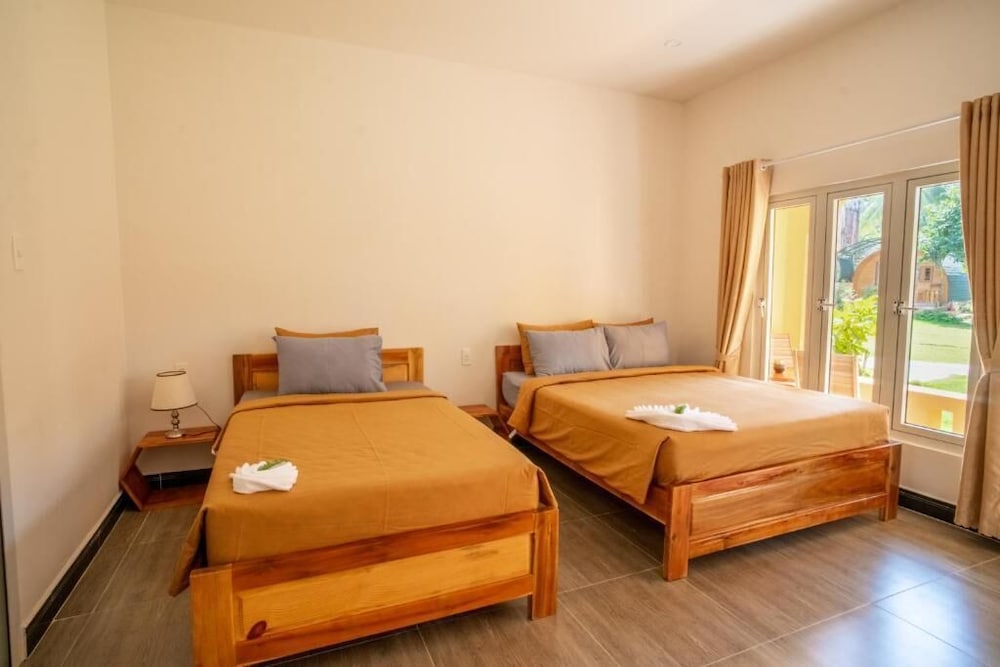 Superior Triple Room, Garden View