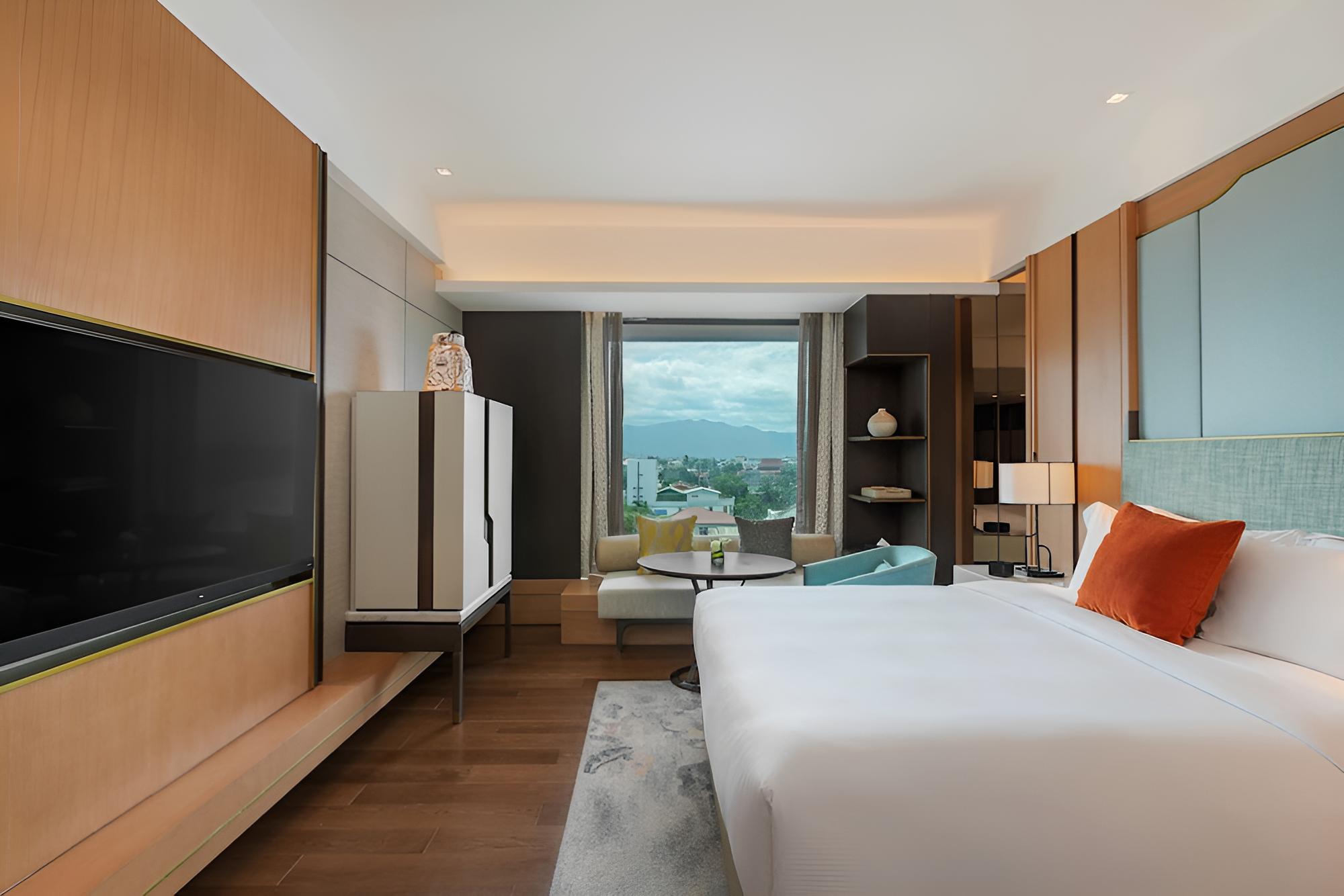 Deluxe Room, 1 King Bed, Garden View photo 3