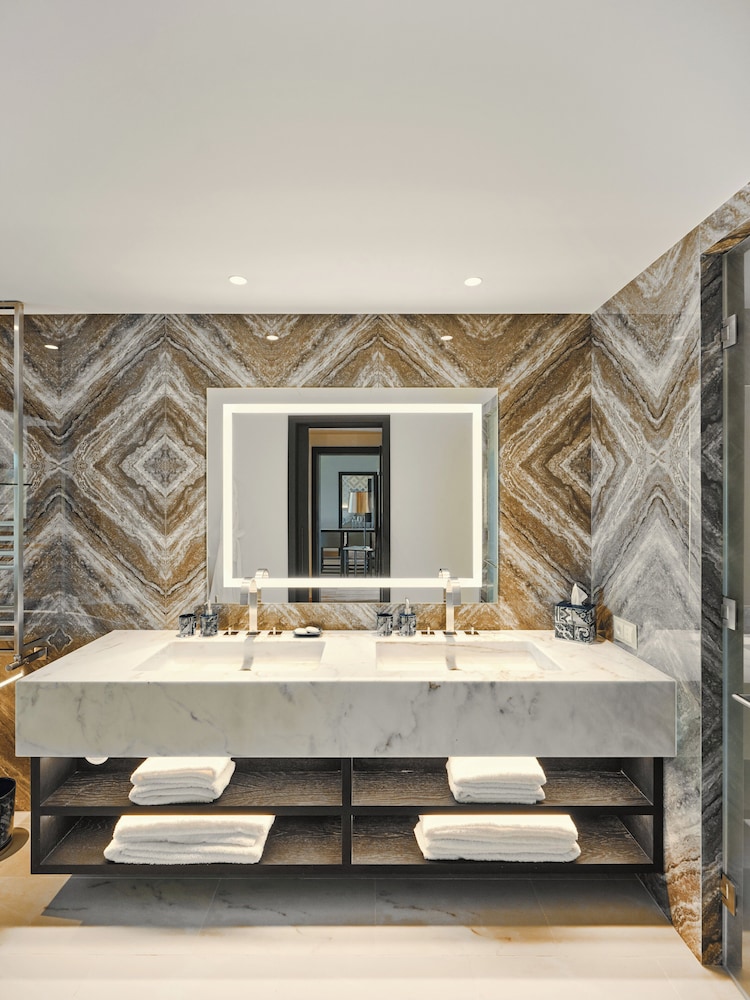 Room, 1 King Bed, Terrace (Residence) - Photo 7