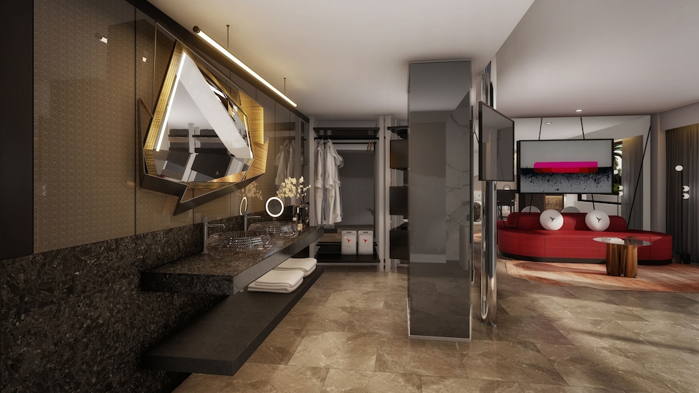 Anything Can Happen Suite - Entrance to Ushuaia Club Included - Photo 5