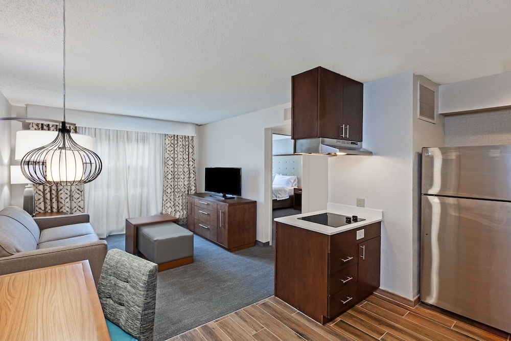 Suite, 1 King Bed, Accessible, Non Smoking - Photo 2