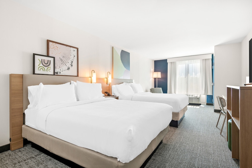 Room, 2 Queen Beds - Photo 2