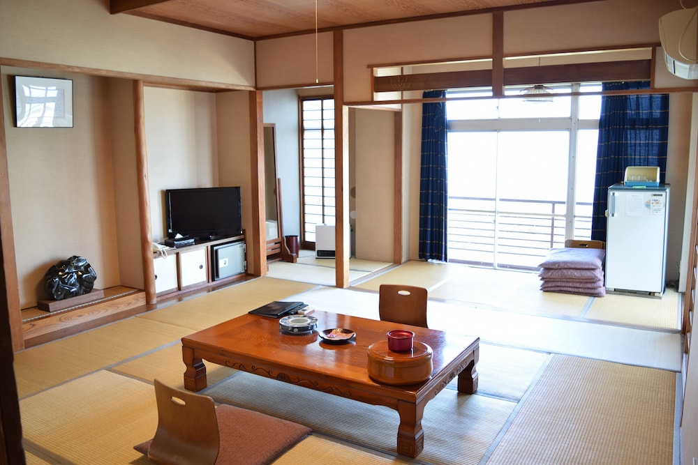 Japanese Style Room, Shared Bathroom, Smoking photo 3
