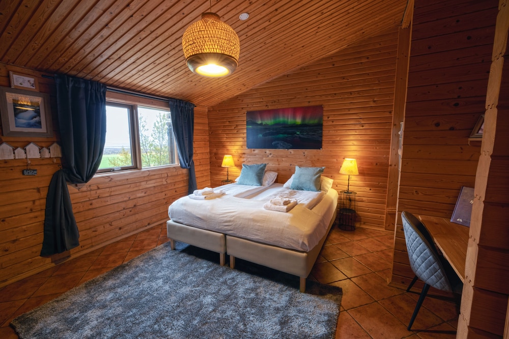 Double or Twin Room, Private Bathroom, Mountain View photo 1