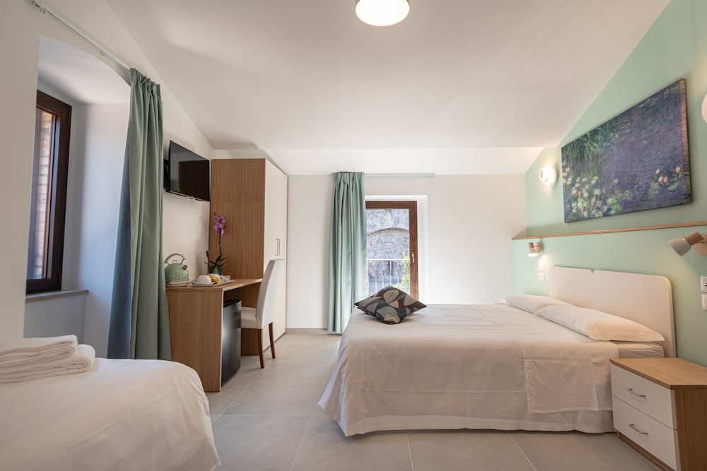 Triple Room, City View