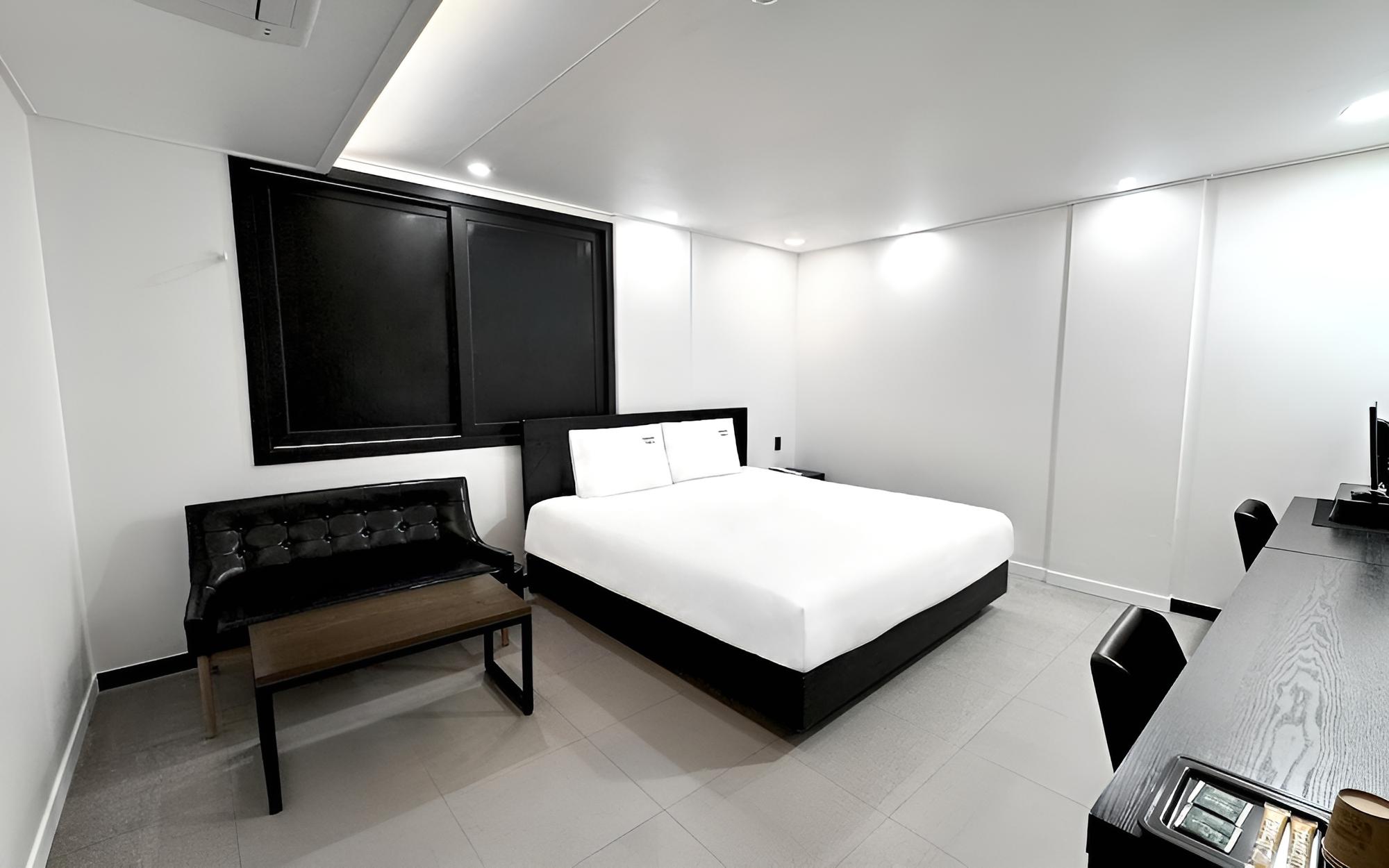 Room (Deluxe (for 2 people Netflix availabl) - Photo 1