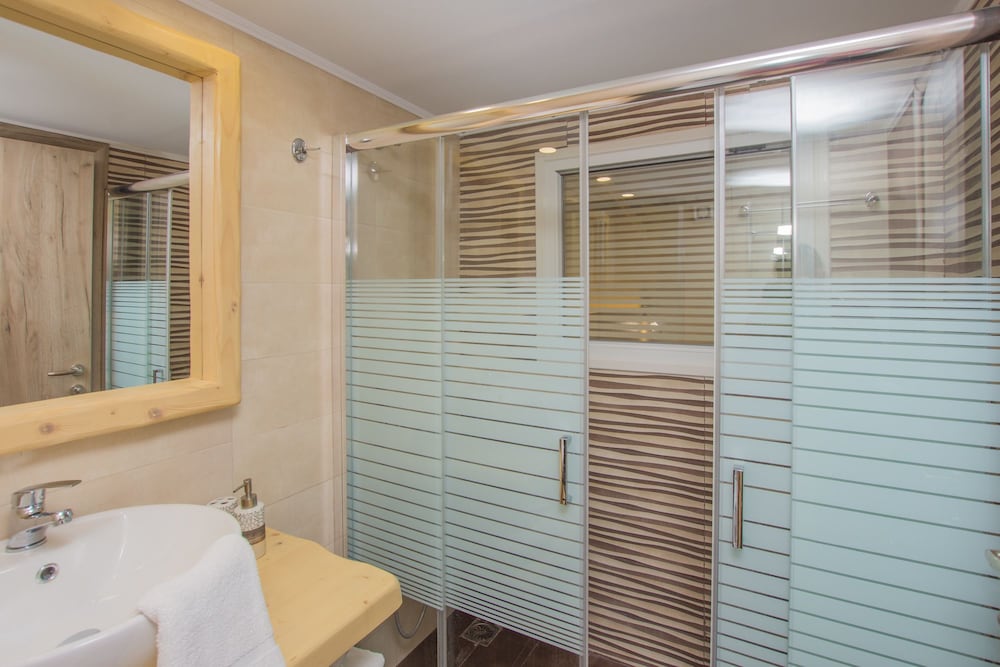 Deluxe Room (Panoramic View) - Photo 5