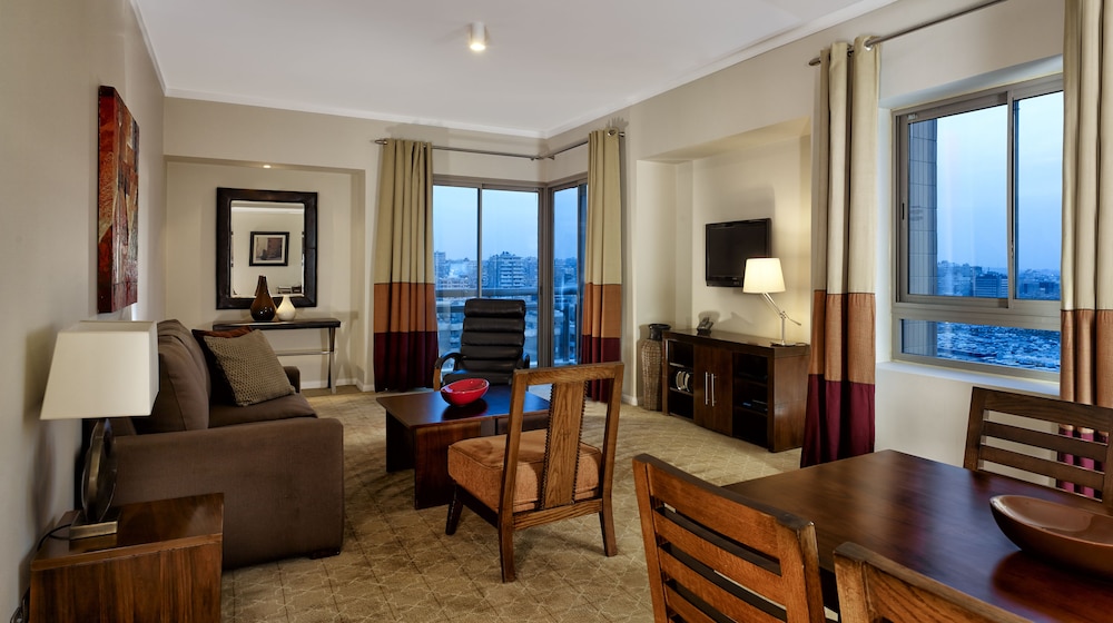 Suite, 1 Bedroom, Kitchen thumbnail 5